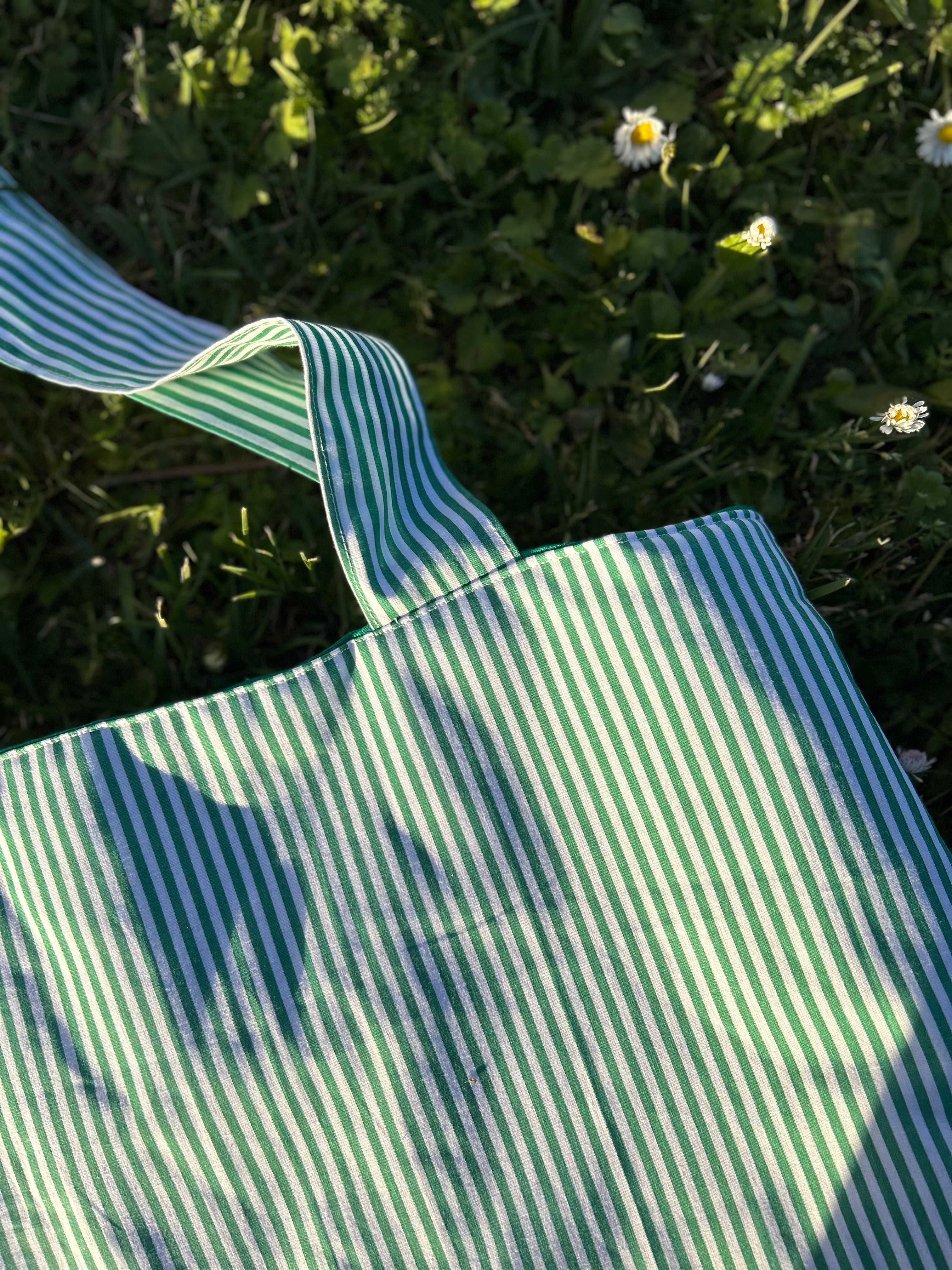 TOTE BAGS